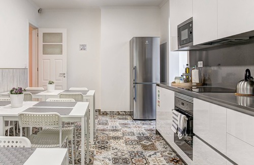 Alto do Pina Apartment | Home Out 2E - 5 Bedroom apartment with parking