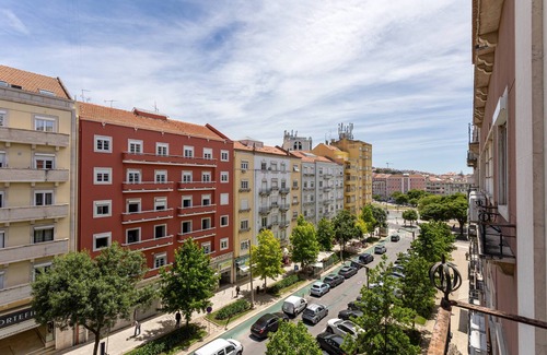 Alto do Pina Apartment | Home Out 4E - 5 Bedroom Apartment with Parking