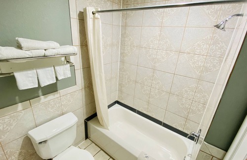 Southeast Houston Hotel | Home Place Inn & Suites