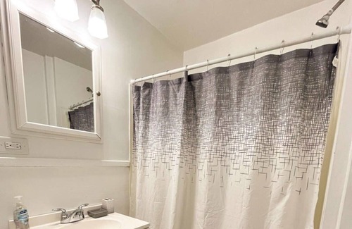 Oneonta Apartment | Home Run Apt 1 All Star Baseball Rentals