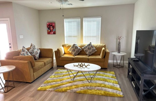 Highlands - Perkins House | Home Run Hideaway by LSU Alex Box Stadium - BC1027