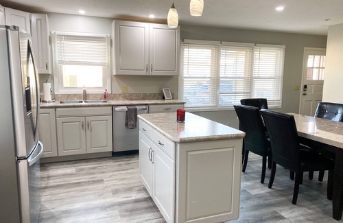 Erie House | Home Suite Home- Charming 3 BR 2B Home, Located in Erie- Presque Isle 1 Mile