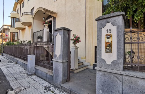 Fiumefreddo di Sicilia Apartment | Home Sweet Home