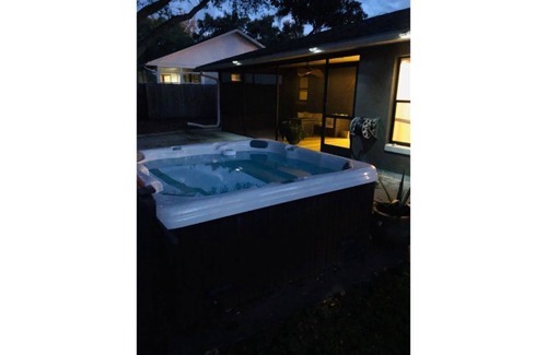 Lakeland Highlands House | Home sweet home. Lanai, Spa, Fenced in & Quiet!