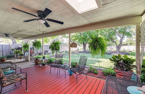 Euless House | Home w/Backyard Oasis < 7 Mi to AT&T Stadium!