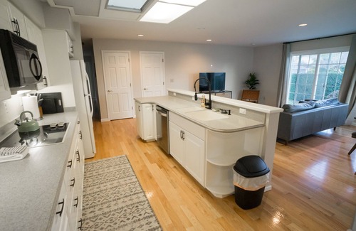 Brookings House | Home w/Beach Access & King Bed