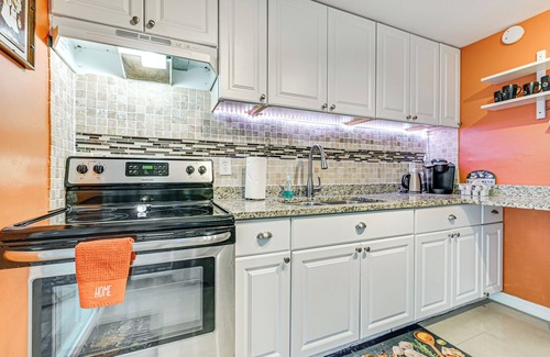 Northeast Tampa House | Home w/Expansive Patio, 3 Mi to Busch Gardens!