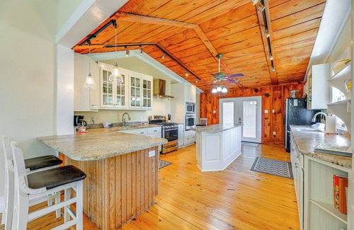 Willis Wharf House | Home w/Fire Pit < 1 Mi to Willis Wharf Boat Ramp!
