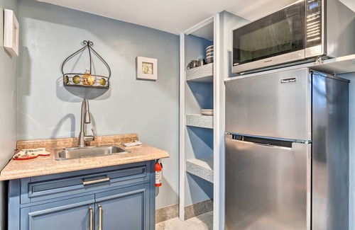 Indianapolis House | Home w/Fire Pit - 8 Mi to Dtwn Mile Square!