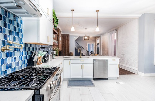 Benton Park West House | Home w/King Beds - Large Garage sleeps 10 by StayStLouis