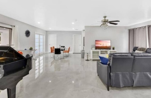 Harbor Village House | Home w/pool by PMI unit 2600