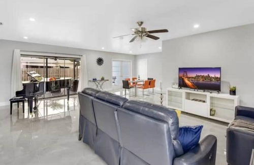 Harbor Village House | Home w/pool by PMI unit 2600
