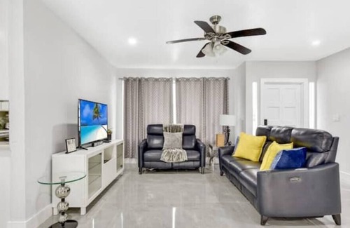 Harbor Village House | Home w/pool by PMI unit 2600