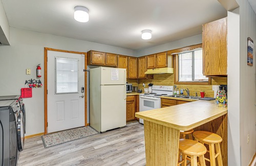 Jim Thorpe Cottage | Home w/Pool & Lake in Jim Thorpe: 6 Mi to Dtwn!