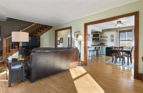 Sturgeon Bay House | Home walking distance to all Downtown Sturgeon Bay! Across from Coffee House!