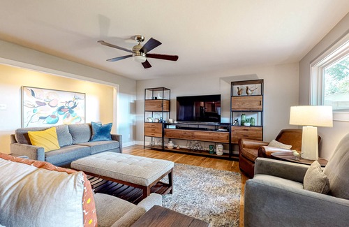 Brentwood House | Home with central AC, W/D, grill, & outdoor dining - near bus & rail stops