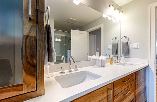 Brentwood House | Home with central AC, W/D, grill, & outdoor dining - near bus & rail stops