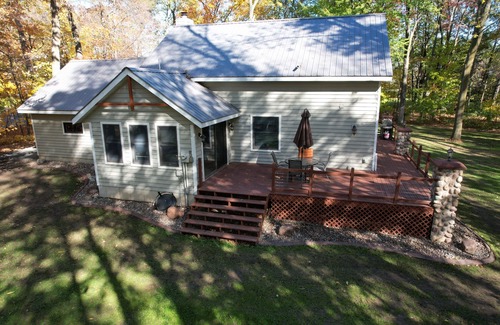Amery House | Home with Lake Access and 2023 Tri-toon available to rent