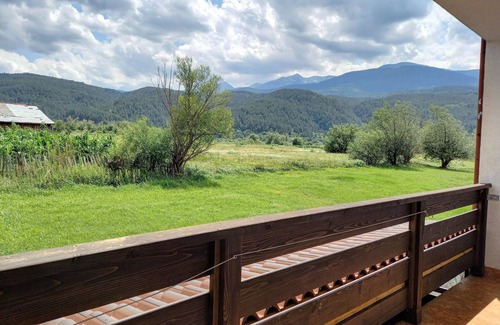 Bansko Bed & Breakfast | Home With Mountain Views in Every Room