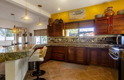 Puerto Morelos House | Home with Rooftop Terrace & Pool, 3 King Beds, 3min to Beach, Restaurants, Shops