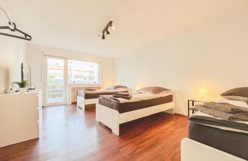 Rhein-Erft-Kreis District Apartment | Home4Now BM02 Monteursunterkunft in Bergheim I 2 Schlafzimmer für 5 Personen I Küche I SmartTV I WiFi I Parkplatz