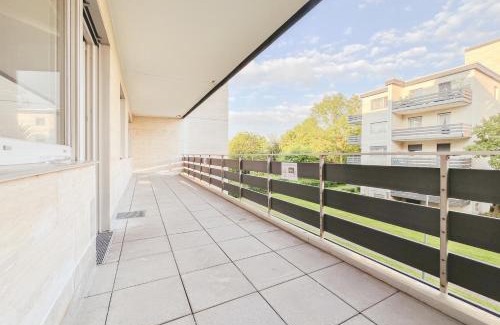 Rhein-Erft-Kreis District Apartment | Home4Now BM02 Monteursunterkunft in Bergheim I 2 Schlafzimmer für 5 Personen I Küche I SmartTV I WiFi I Parkplatz