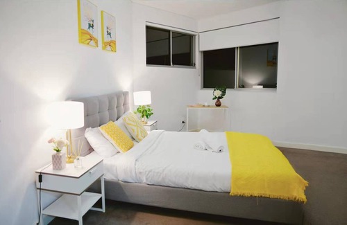 Homebush Apartment | Homebush Lovely 2Br Apartment + Parking