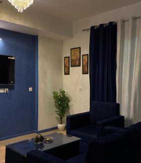 Gomti Nagar Apartment | HomeiiHood stay