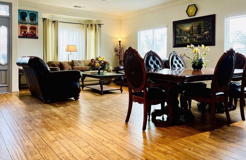 Fontana House | Homeinn - Warm & Elegant Residence w/King Bed