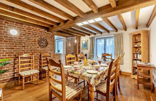 East Dereham House | Homelands - Litcham