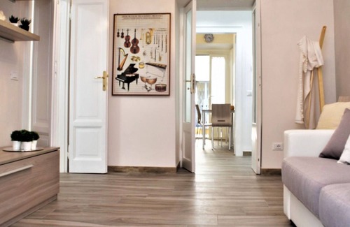 Lazzaretto Apartment | HomeLovers Bright and white house Porta Venezia Metro Station
