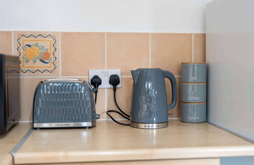 Stonnall House | Homely 2bed 2bath house in Erdington with Parking, sleep 6