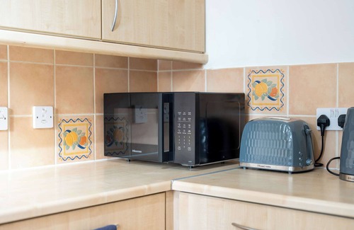 Stonnall House | Homely 2bed 2bath house in Erdington with Parking, sleep 6