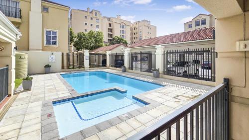 Century City Apartment | Homely 3 Bedroom apartment in Villa Italia Century City