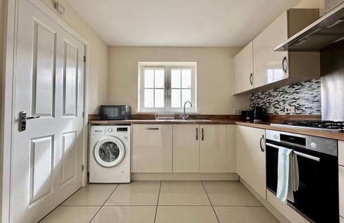 Bicester House | Homely 3 bedroomed House in Bicester