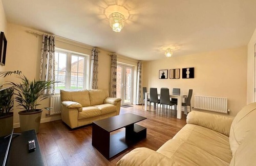 Bicester House | Homely 3 bedroomed House in Bicester
