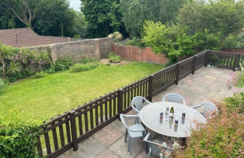 Barnstaple House | Homely 4 bed in Barnstaple
