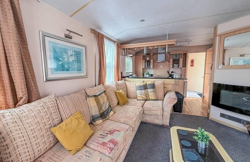 Skegness House | Homely 8 berth caravan at Southview Holiday Park near Skegness ref 33003M