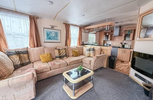 Skegness House | Homely 8 berth caravan at Southview Holiday Park near Skegness ref 33003M