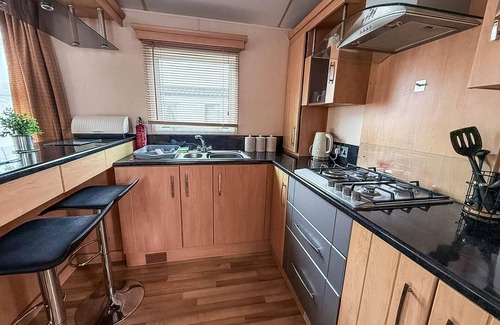Skegness House | Homely 8 berth caravan at Southview Holiday Park near Skegness ref 33003M