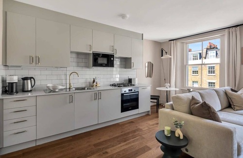 Abbey Road Apartment | Homely and Inviting St John's Wood Apartment
