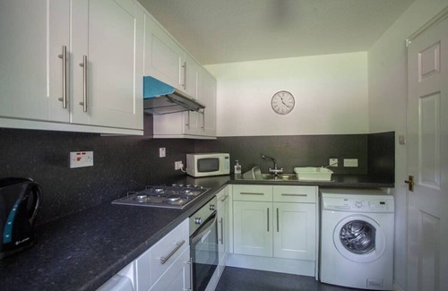 East End Apartment | Homely Flat close to Centre with Free Parking!