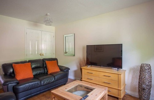 East End Apartment | Homely Flat close to Centre with Free Parking!