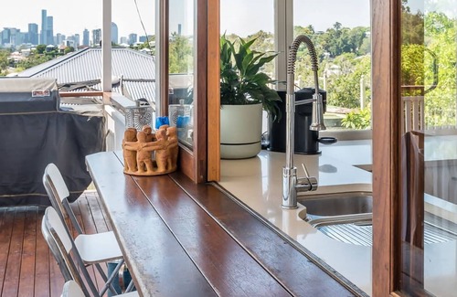 Bardon House | Homely Hideaway Bardon