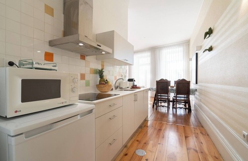 Lordelo do Ouro e Massarelos Apartment | Homely Noble Flat at Palácio de Cristal