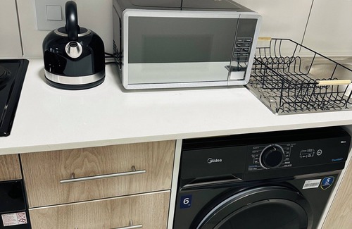 Kempton Park Apartment | Homely Stay 2-bedroom Apartment Next To OR Tambo Airport