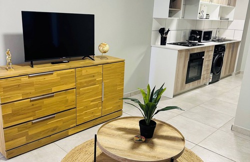 Kempton Park Apartment | Homely Stay 2-bedroom Apartment Next To OR Tambo Airport
