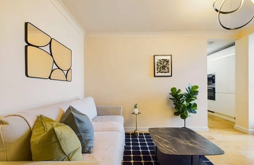 Covent Garden Apartment | Homely & Warm Apartment in Covent Garden