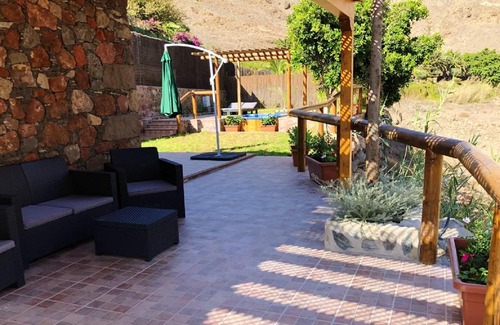 San Bartolome de Tirajana House | Homerez - House 15 km away from the beach for 4 ppl. with jacuzzi and garden