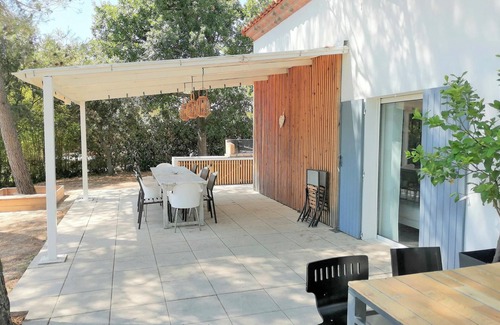 Favas Villa | Homerez - Villa in Saint-Bauzille-de-Montmel